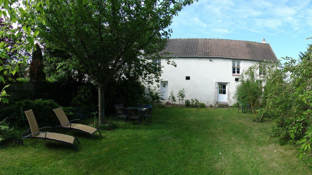 Le Clos Tilia Panzió Cléry-Saint-André Kültér fotó